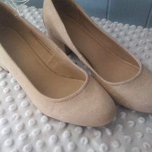 Round Toe Microsuede Heeled Pumps Sz 10